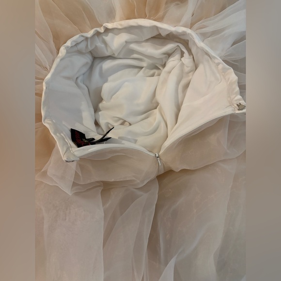 NWOT! Beaded 2-Piece Tulle ball gown wedding dress! - Picture 16 of 16